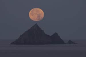 “Tiaracht Moonset” le Richard Creagh